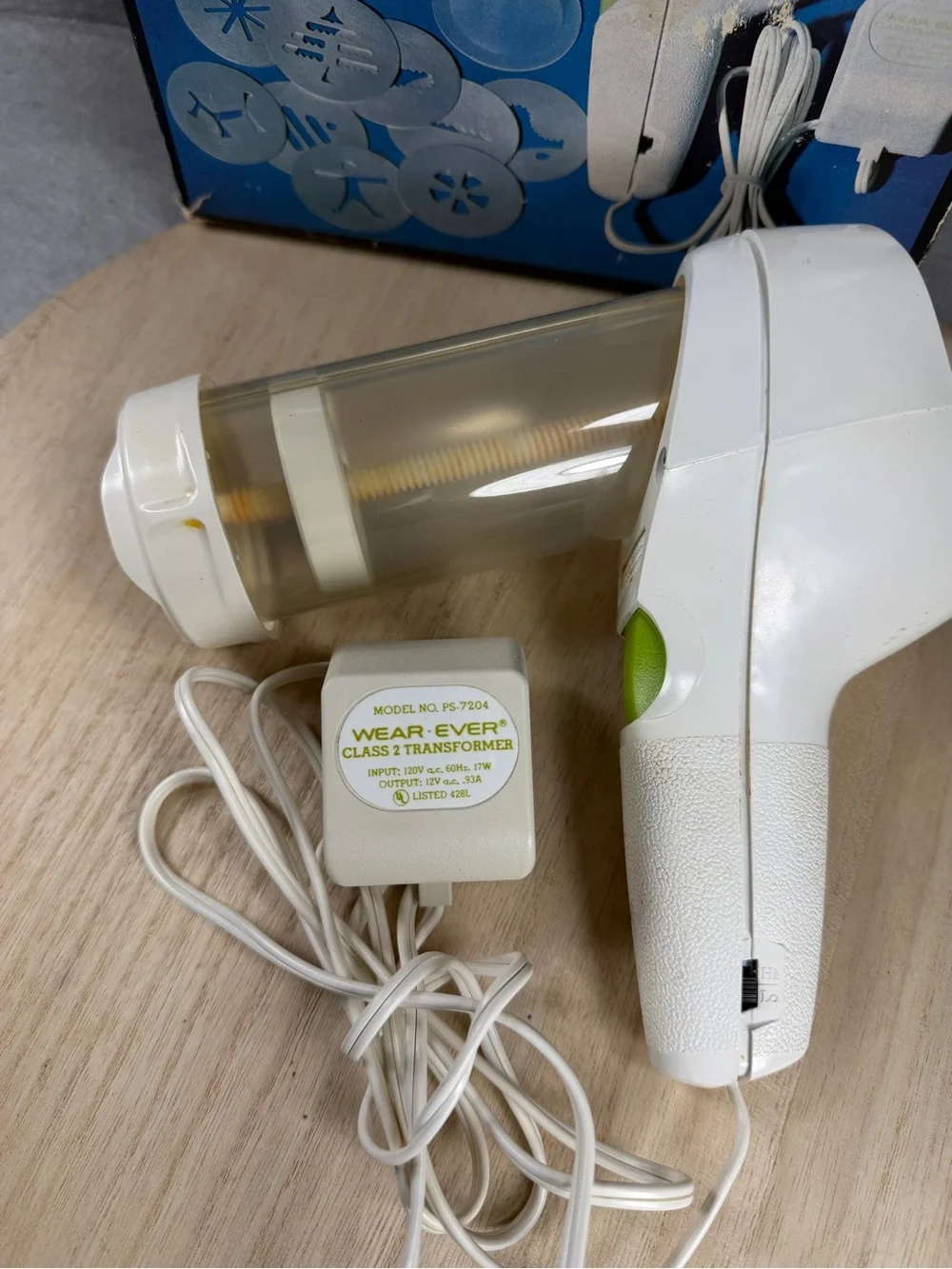 Vintage Wear-Ever Super Shooter Electric Cookie Press Complete Model 70001